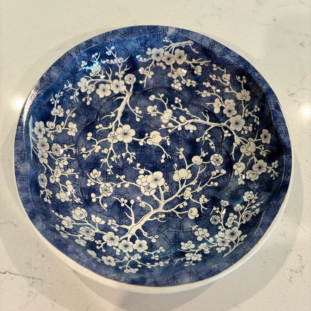 Daher Elegant Blue ware Floral Tin Bowl Made in England Great Condition